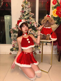 聖誕女郎來獻福 願台灣平安