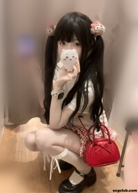 大一嫩妹剛滿19歲 笨拙卻認真的初兼新鮮貨 小小隻一手就...