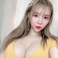 韓國一位巨乳姐姐이슬이，飽滿的奶球上青筋