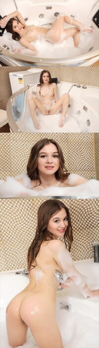 mplstudios.com 2021-01-26 NAME-Stefani AGE-24 BREAST-Small SET-5848-Love-Tub-