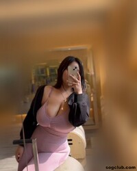 Gleezy：eyey168 曦曦  165cm.50kg.I奶.24歲 巨大的奶子 一定讓你...